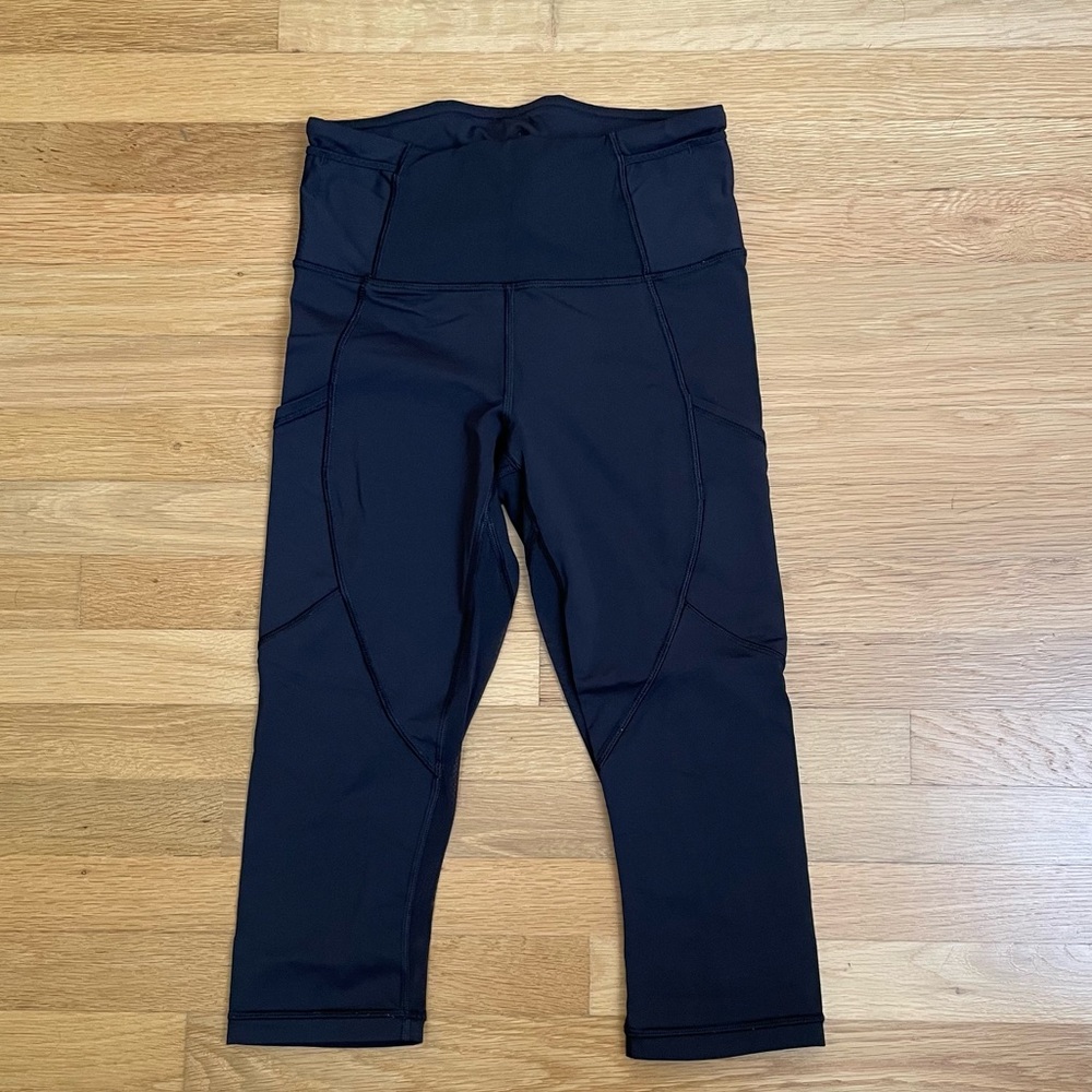 Lululemon Outrun Crop Black Sz 4
